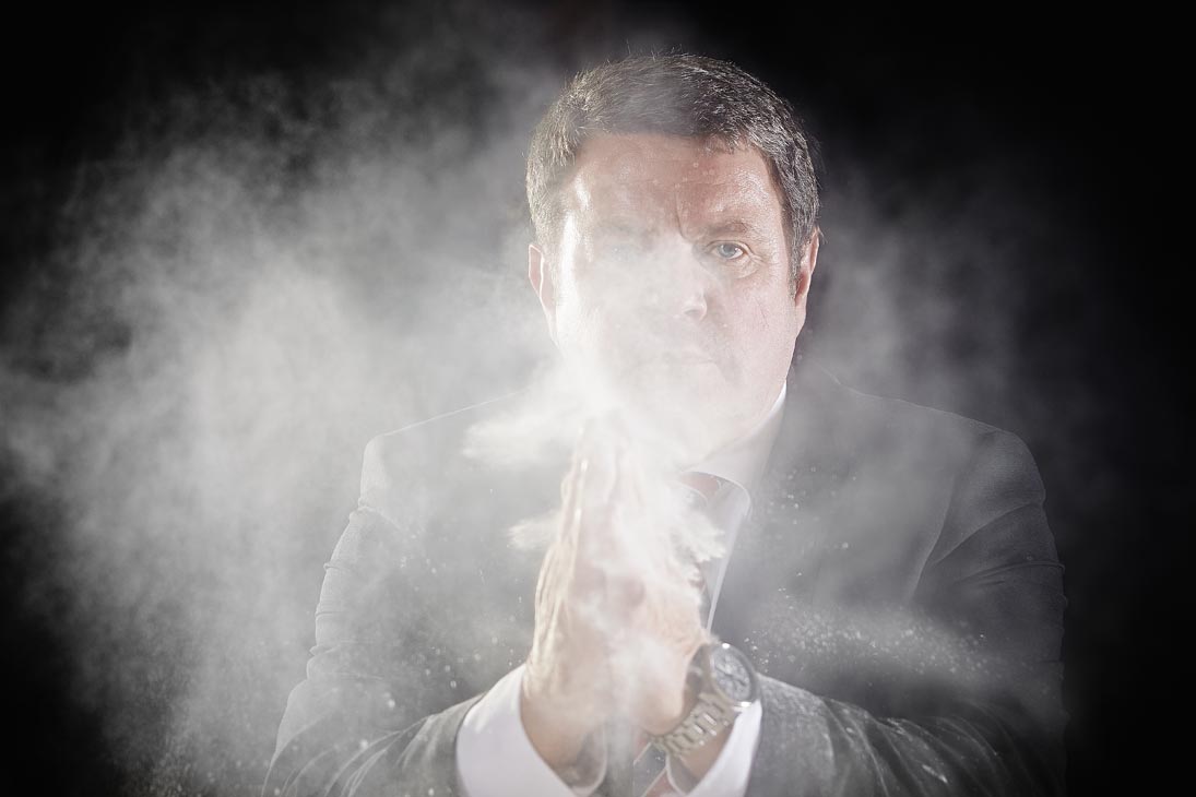 Rudi Schubert, Schubert-Fotografie, Studio für professionelle Werbefotografie, junges kreatives Team, Werbefotografie Münster, Werbefotografie Osnabrück, Werbefotografie, Magazinfotografie, Porträt, Porträtfotografie, Aktiva Magazin, Finanzmagazin