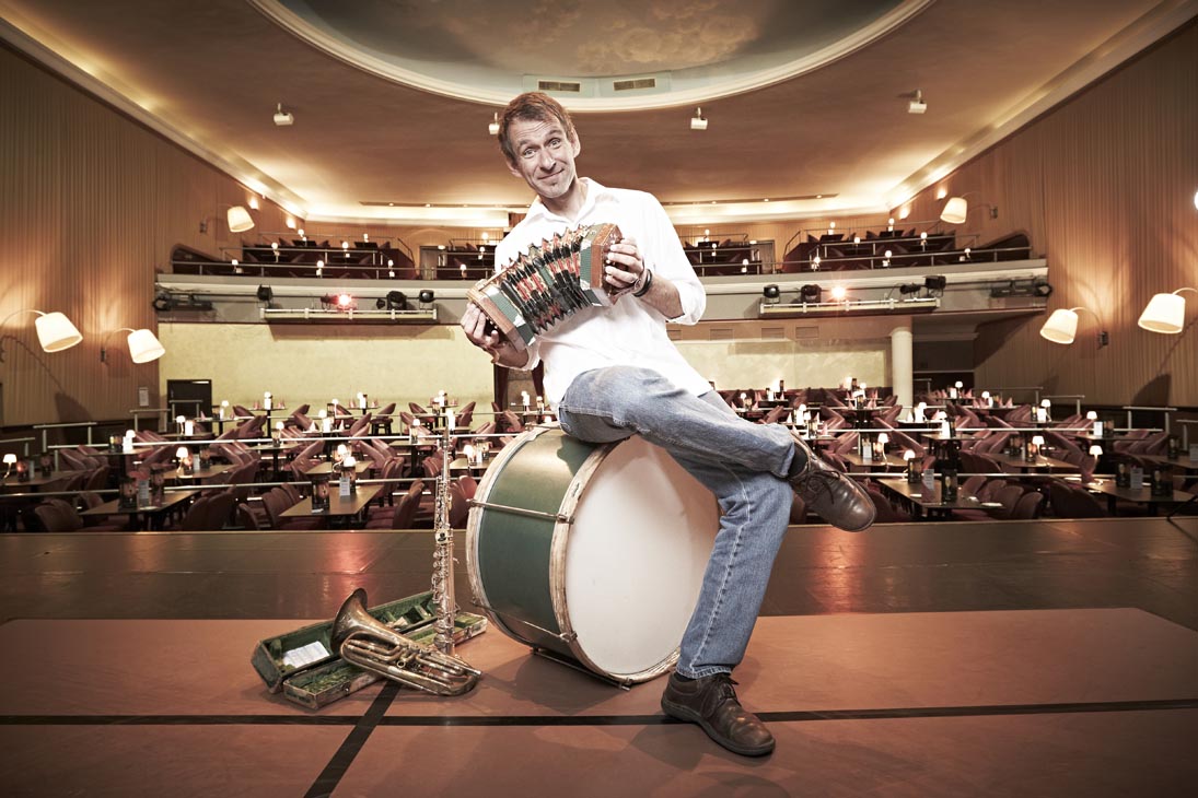 Rudi Schubert, Schubert-Fotografie, Studio für professionelle Werbefotografie, junges kreatives Team, Werbefotografie Münster, Werbefotografie Osnabrück, Werbefotografie, Magazinfotografie, Porträt, Porträtfotografie, Aktiva Magazin, Finanzmagazin