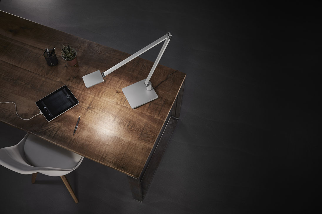 Rudi Schubert, Schubert-Fotografie, Studio für professionelle Werbefotografie, junges kreatives Team, Werbefotografie Münster, Werbefotografie Osnabrück, Werbefotografie, Stillleben, Still-Life, Produktfotografie, Objektfotografie, Novus Attenzia Leuchten, LED, Beleuchtung, Lampen, Lichttechnik, Bürolampen, Bürobeleuchtung