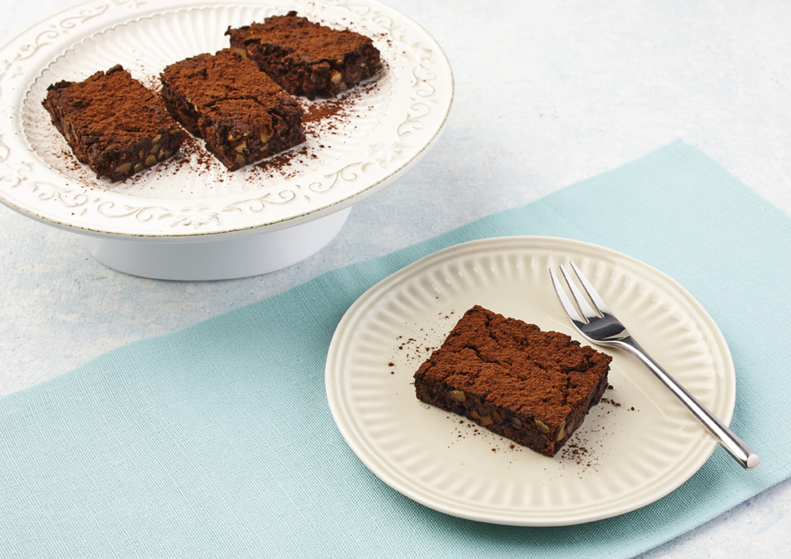 Rudi Schubert, Schubert-Fotografie, Studio für professionelle Werbefotografie, junges kreatives Team, Werbefotografie Münster, Werbefotografie Osnabrück, Werbefotografie,  Food-Fotografie, Stillleben, Imagefotografie, Produktfotografie, Uniferm Metal-Cake, Uniferm, Kuchenrezepte, Kuchen, Backwaren