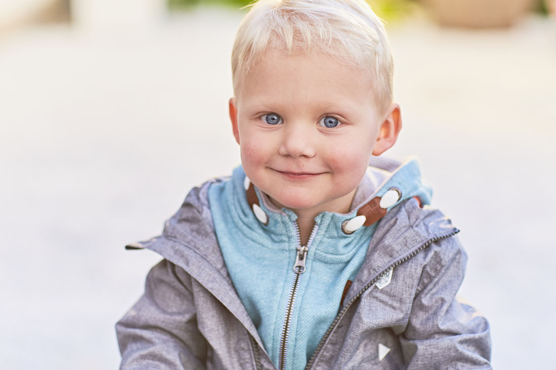 Rudi Schubert, Schubert-Fotografie, Studio für professionelle Werbefotografie, junges kreatives Team, Werbefotografie Münster, Werbefotografie Osnabrück, Werbefotografie, Porträtfotografie, Porträt, Fashionfotografie, Kinderfotografie, Babyone, Babymode, Kindermode