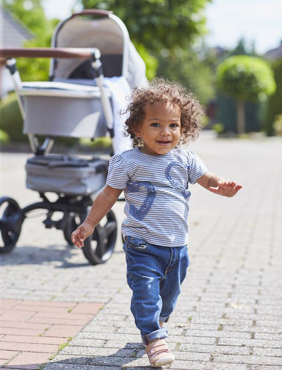 Rudi Schubert, Schubert-Fotografie, Studio für professionelle Werbefotografie, junges kreatives Team, Werbefotografie Münster, Werbefotografie Osnabrück, Werbefotografie, Porträtfotografie, Porträt, Fashionfotografie, Kinderfotografie, Babyone, Babymode, Kindermode