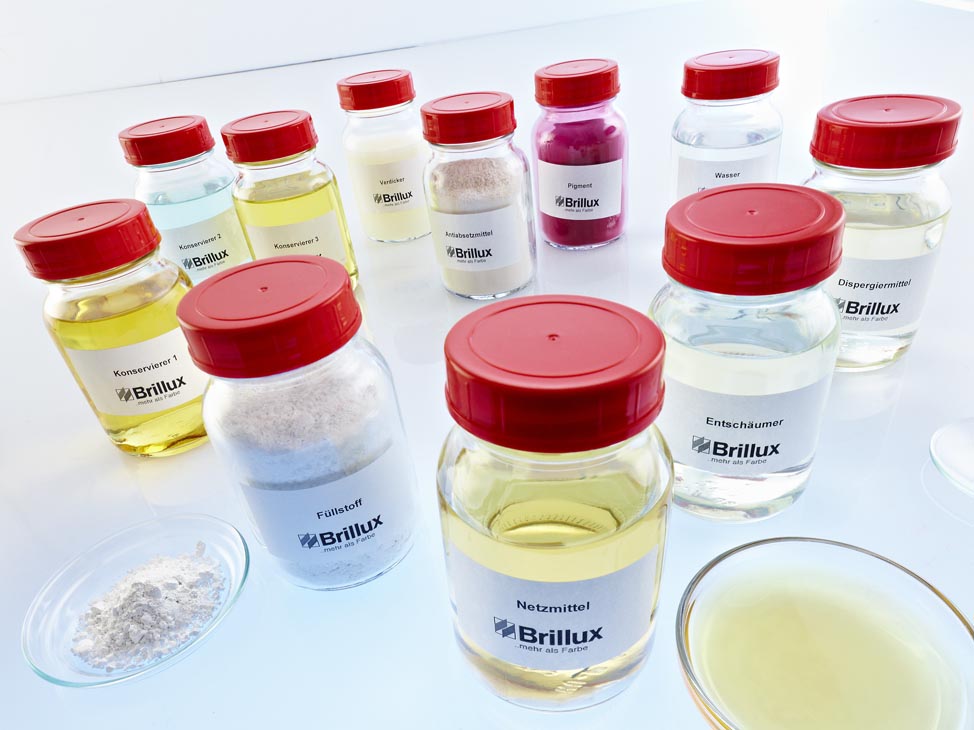 Rudi Schubert, Schubert-Fotografie, Studio für professionelle Werbefotografie, junges kreatives Team, Werbefotografie Münster, Werbefotografie Osnabrück, Werbefotografie, Stillleben, Still-Life, Produktfotografie, Objektfotografie, Brillux, Farbe, Farbpigmente, Lack, Lackherstellung, Farbherstellung