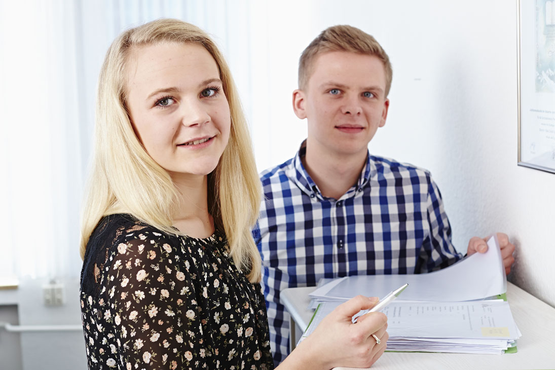 Rudi Schubert, Schubert-Fotografie, Studio für professionelle Werbefotografie, junges kreatives Team, Werbefotografie Münster, Werbefotografie Osnabrück, Werbefotografie, Recruiting, B+K Azubis, Bischof und Klein, Auszubildende, Verpackung, Folien, Verpackungsherstellung