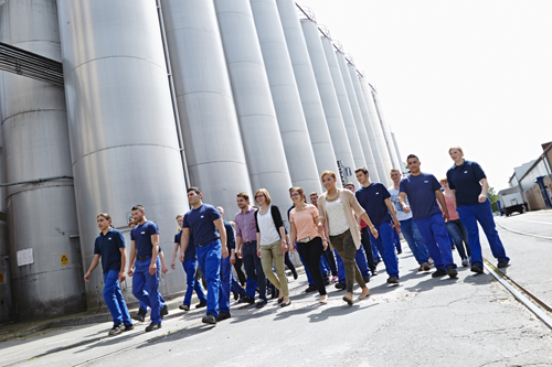 Rudi Schubert, Schubert-Fotografie, Studio für professionelle Werbefotografie, junges kreatives Team, Werbefotografie Münster, Werbefotografie Osnabrück, Werbefotografie, Recruiting, B+K Azubis, Bischof und Klein, Auszubildende, Verpackung, Folien, Verpackungsherstellung