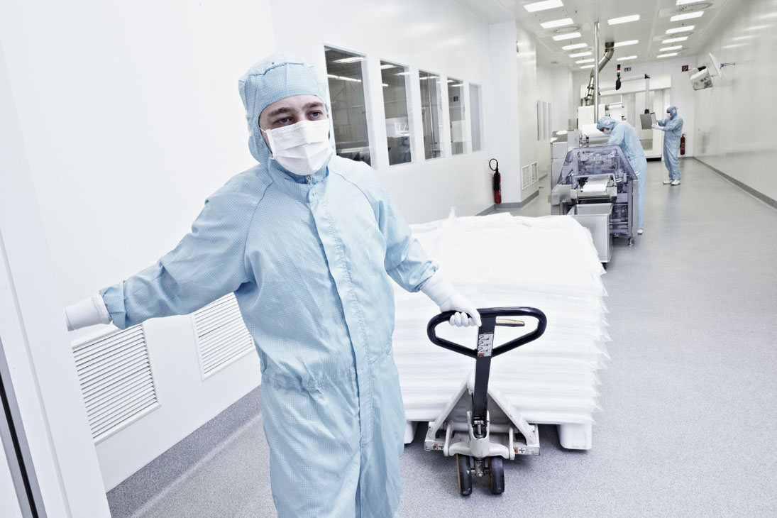 Rudi Schubert, Schubert-Fotografie, Studio für professionelle Werbefotografie, junges kreatives Team, Werbefotografie Münster, Werbefotografie Osnabrück, Werbefotografie, Industriefotografie, B+K Reinraum, Bischof und Klein, Folien für Reinraum, Hygieneverpackung