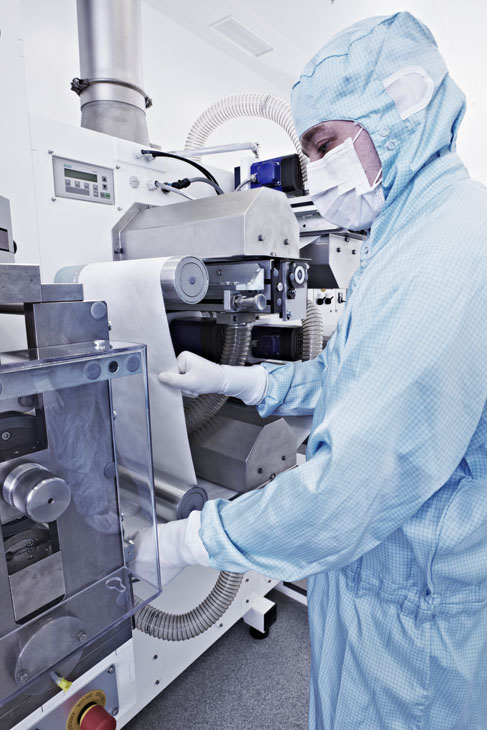 Rudi Schubert, Schubert-Fotografie, Studio für professionelle Werbefotografie, junges kreatives Team, Werbefotografie Münster, Werbefotografie Osnabrück, Werbefotografie, Industriefotografie, B+K Reinraum, Bischof und Klein, Folien für Reinraum, Hygieneverpackung