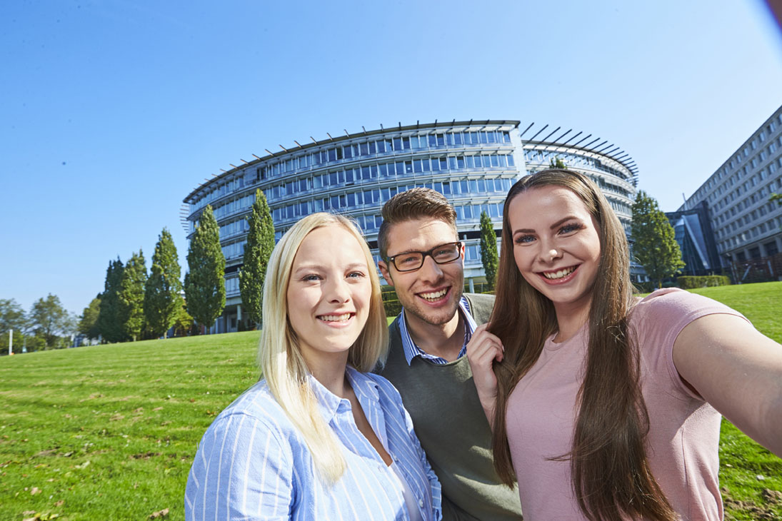 Rudi Schubert, Schubert-Fotografie, Studio für professionelle Werbefotografie, junges kreatives Team, Werbefotografie Münster, Werbefotografie Osnabrück, Werbefotografie, Recruiting, Deutsche Rentenversicherung