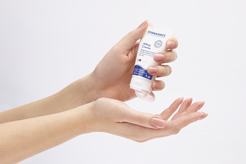 Rudi Schubert, Schubert-Fotografie, Studio für professionelle Werbefotografie, junges kreatives Team, Werbefotografie Münster, Werbefotografie Osnabrück, Werbefotografie, Stillleben, Still-Life, Produktfotografie, Objektfotografie, Dermasence, Handcreme, Handpflege, Hautpflege, Feuchtigkeitscreme