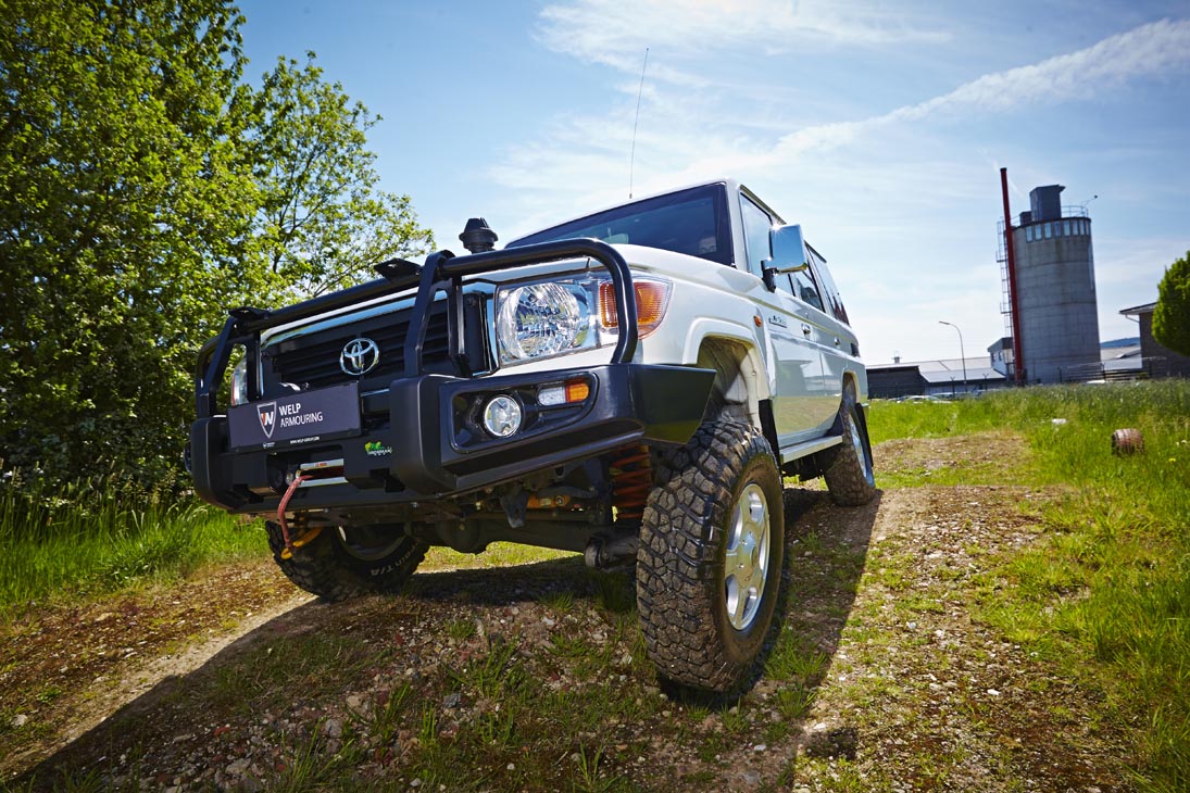 Rudi Schubert, Schubert-Fotografie, Studio für professionelle Werbefotografie, junges kreatives Team, Werbefotografie Münster, Werbefotografie Osnabrück, Werbefotografie, Stillleben, Still-Life, Produktfotografie, Objektfotografie, Automobilfotografie, WELP Armouring, Fahrzeugpanzerung, Karosseriemodifikation, SUV, Geländewagen, Nutzfahrzeug, Offroad, Fahrzeugausstattung