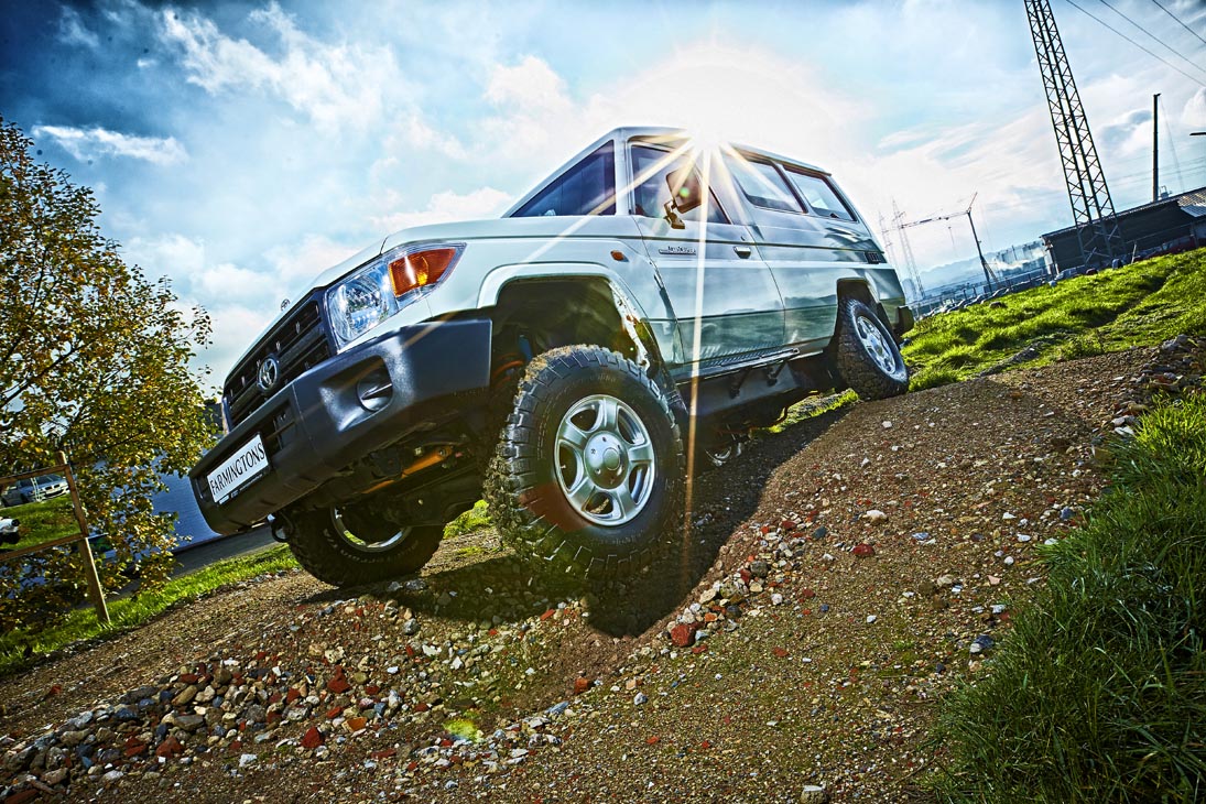 Rudi Schubert, Schubert-Fotografie, Studio für professionelle Werbefotografie, junges kreatives Team, Werbefotografie Münster, Werbefotografie Osnabrück, Werbefotografie, Stillleben, Still-Life, Produktfotografie, Objektfotografie, Automobilfotografie, WELP Armouring, Fahrzeugpanzerung, Karosseriemodifikation, SUV, Geländewagen, Nutzfahrzeug, Offroad, Fahrzeugausstattung