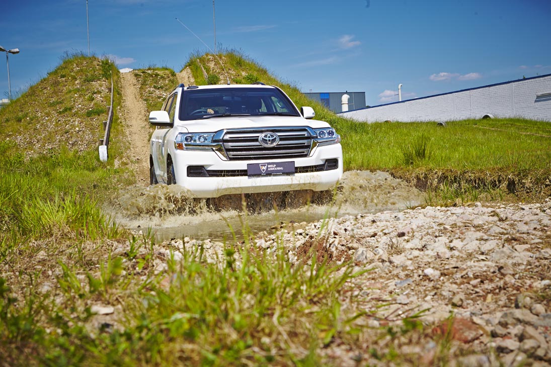 Rudi Schubert, Schubert-Fotografie, Studio für professionelle Werbefotografie, junges kreatives Team, Werbefotografie Münster, Werbefotografie Osnabrück, Werbefotografie, Stillleben, Still-Life, Produktfotografie, Objektfotografie, Automobilfotografie, WELP Armouring, Fahrzeugpanzerung, Karosseriemodifikation, SUV, Geländewagen, Nutzfahrzeug, Offroad, Fahrzeugausstattung
