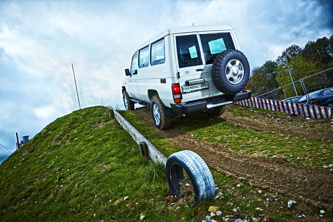Rudi Schubert, Schubert-Fotografie, Studio für professionelle Werbefotografie, junges kreatives Team, Werbefotografie Münster, Werbefotografie Osnabrück, Werbefotografie, Stillleben, Still-Life, Produktfotografie, Objektfotografie, Automobilfotografie, WELP Armouring, Fahrzeugpanzerung, Karosseriemodifikation, SUV, Geländewagen, Nutzfahrzeug, Offroad, Fahrzeugausstattung