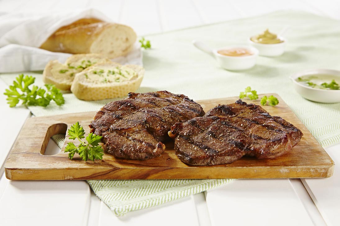 Rudi Schubert, Schubert-Fotografie, Studio für professionelle Werbefotografie, junges kreatives Team, Werbefotografie Münster, Werbefotografie Osnabrück, Werbefotografie,  Food-Fotografie, Produktfotografie, Giersch, Fleischerei, Metzgerei, Bratwurst, Grillfleisch, Wurst, Würstchen, Steak