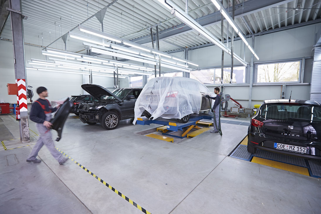 Rudi Schubert, Schubert-Fotografie, Studio für professionelle Werbefotografie, junges kreatives Team, Werbefotografie Münster, Werbefotografie Osnabrück, Werbefotografie, Industriefotografie, Goewert NFZ- und Industrielackierung, Lakiertechnik, Fahrzeuglackierung, KFZ, Werkstatt