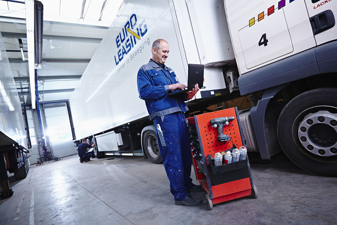 Rudi Schubert, Schubert-Fotografie, Studio für professionelle Werbefotografie, junges kreatives Team, Werbefotografie Münster, Werbefotografie Osnabrück, Werbefotografie, Industriefotografie, Goewert NFZ- und Industrielackierung, Lakiertechnik, Fahrzeuglackierung, KFZ, Werkstatt