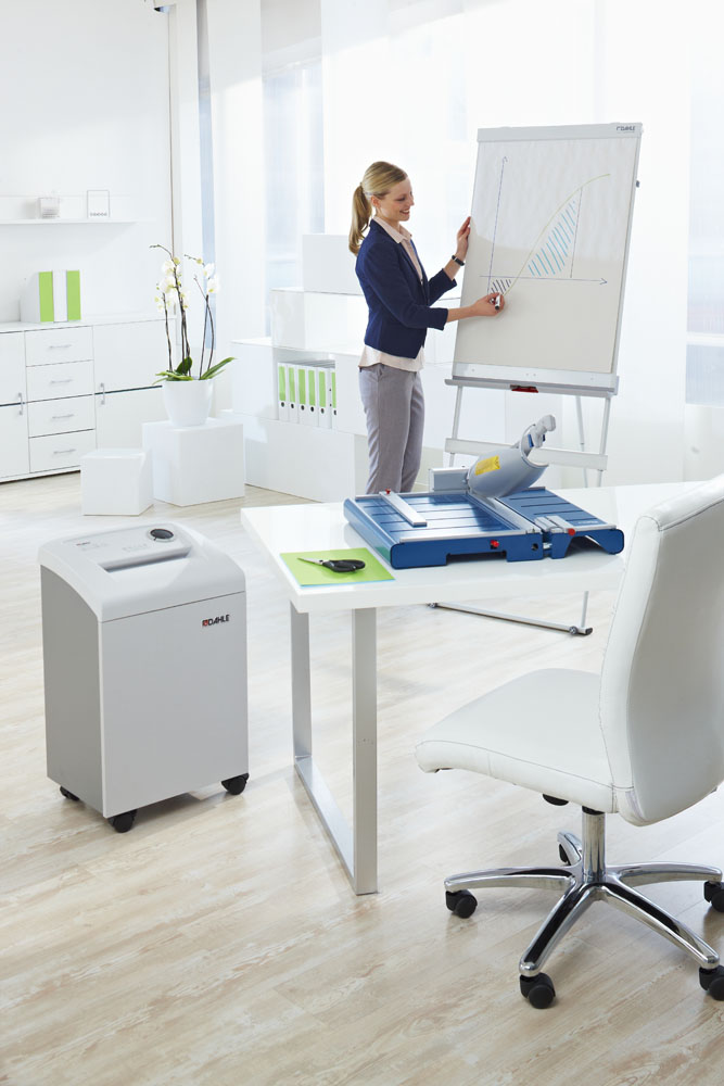 Rudi Schubert, Schubert-Fotografie, Studio für professionelle Werbefotografie, junges kreatives Team, Werbefotografie Münster, Werbefotografie Osnabrück, Werbefotografie, Stillleben, Still-Life, Produktfotografie, Objektfotografie, Novus Dahle, Bürobedarf, Büroartikel, Metallverarbeitung, Bürotechnik, Tacker, Reddot Design Award Winner 2008, Klammerhefter, Hefter, Papierschnieder, Schneidemaschine