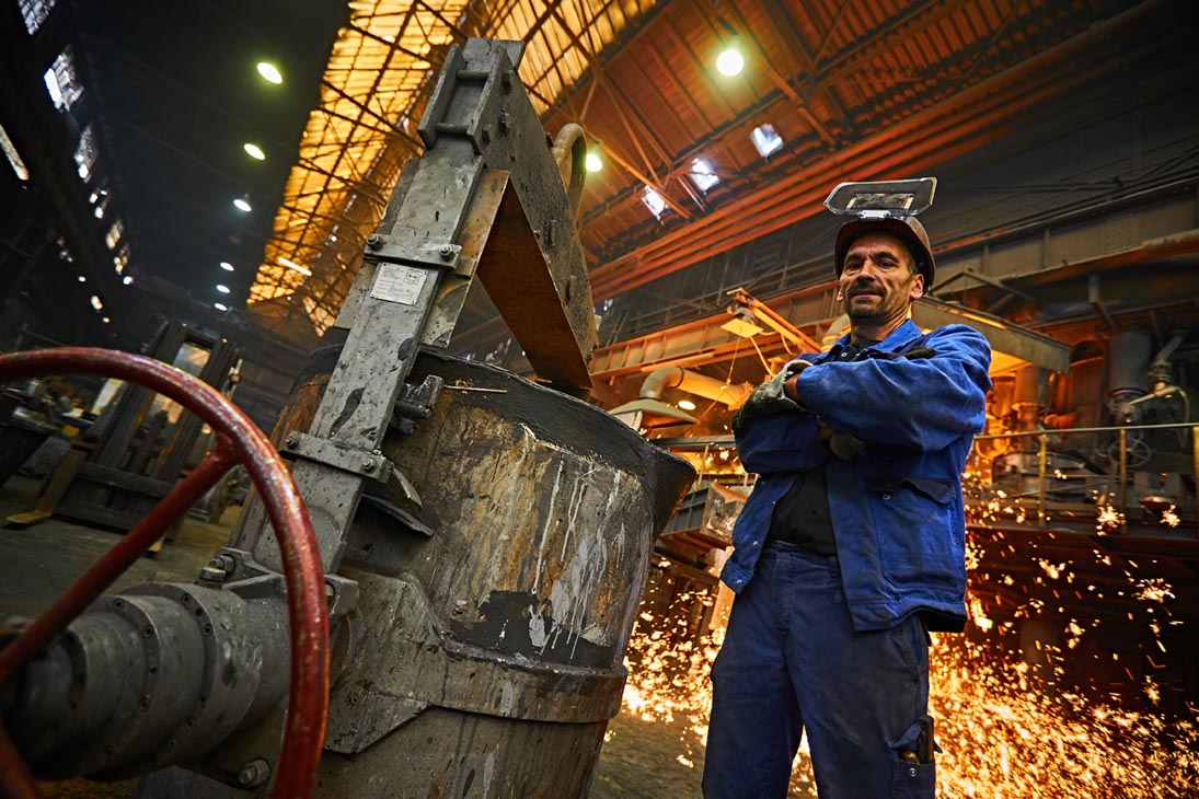 Rudi Schubert, Schubert-Fotografie, Studio für professionelle Werbefotografie, junges kreatives Team, Werbefotografie Münster, Werbefotografie Osnabrück, Werbefotografie, Industriefotografie, Isselguss, Gießerei, Stahlwerk, Metallverarbeitung, Stahlarbeiter