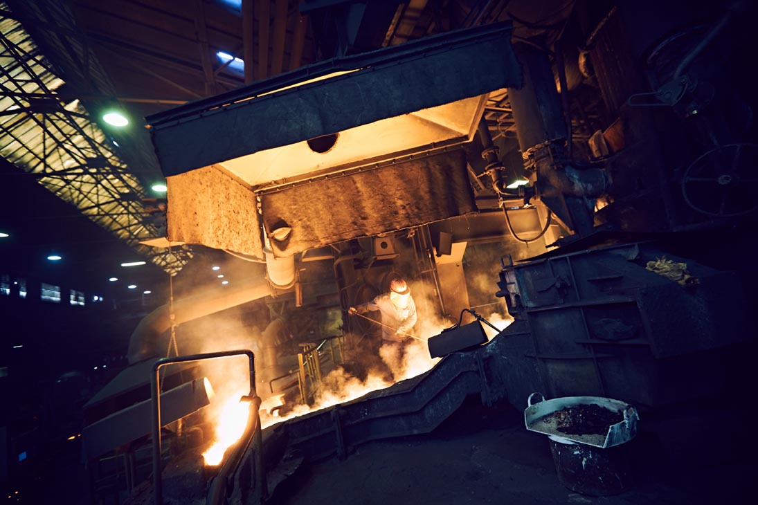 Rudi Schubert, Schubert-Fotografie, Studio für professionelle Werbefotografie, junges kreatives Team, Werbefotografie Münster, Werbefotografie Osnabrück, Werbefotografie, Industriefotografie, Isselguss, Gießerei, Stahlwerk, Metallverarbeitung, Stahlarbeiter