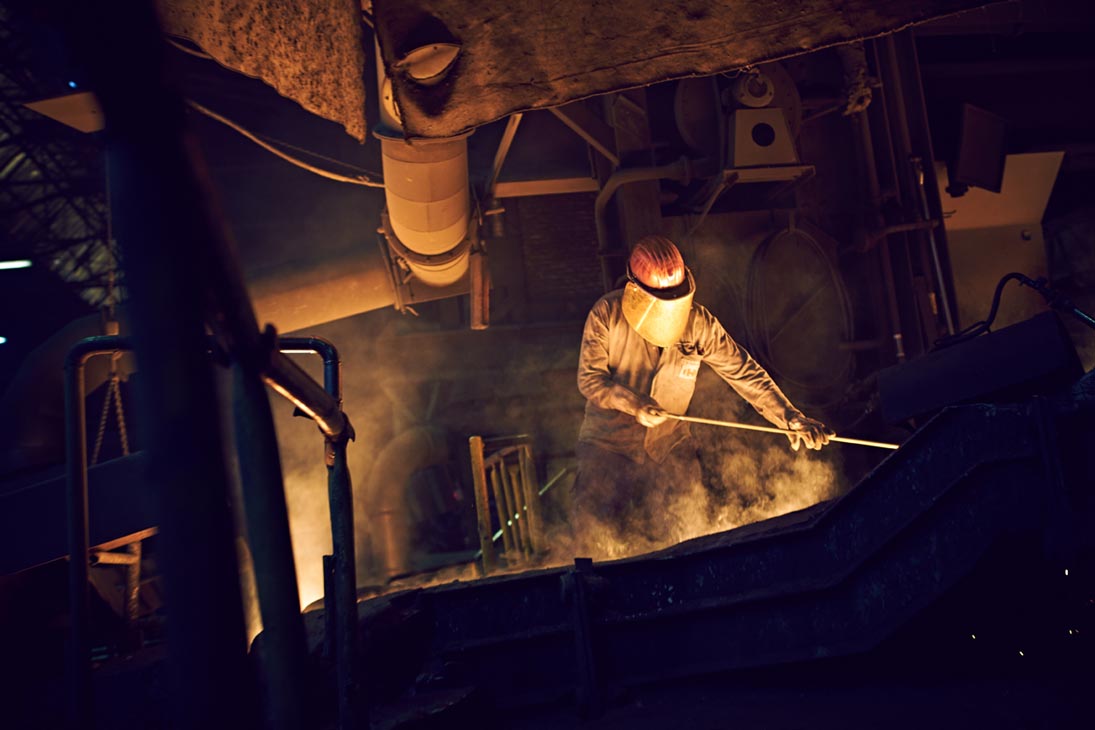 Rudi Schubert, Schubert-Fotografie, Studio für professionelle Werbefotografie, junges kreatives Team, Werbefotografie Münster, Werbefotografie Osnabrück, Werbefotografie, Industriefotografie, Isselguss, Gießerei, Stahlwerk, Metallverarbeitung, Stahlarbeiter