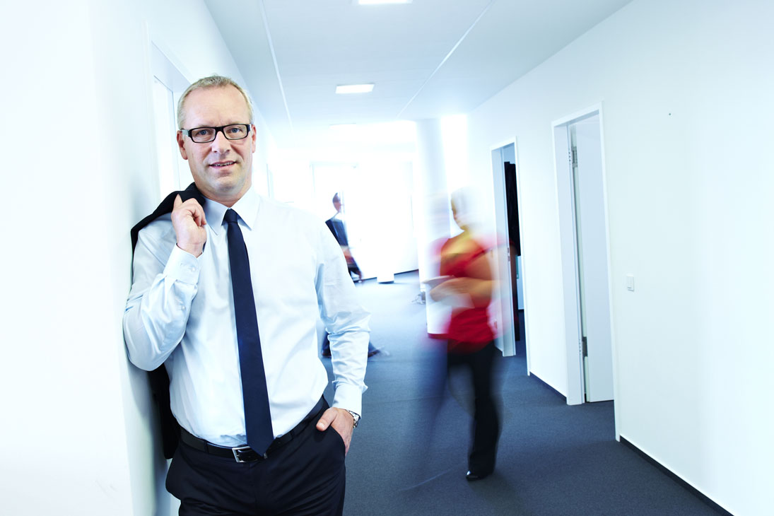 Rudi Schubert, Schubert-Fotografie, Studio für professionelle Werbefotografie, junges kreatives Team, Werbefotografie Münster, Werbefotografie Osnabrück, Werbefotografie, Porträtfotografie, Porträt, Schwarz-Weiß-Fotografie, KWM Rechtsanwälte, Rechtsanwalt, Notar, Anwaltskanzlei