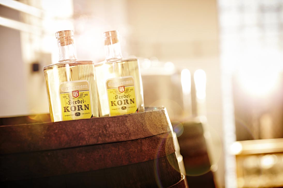 Rudi Schubert, Schubert-Fotografie, Studio für professionelle Werbefotografie, junges kreatives Team, Werbefotografie Münster, Werbefotografie Osnabrück, Werbefotografie, Imagefotografie, Kornbrennerei Gerbermann, Korn, Wein