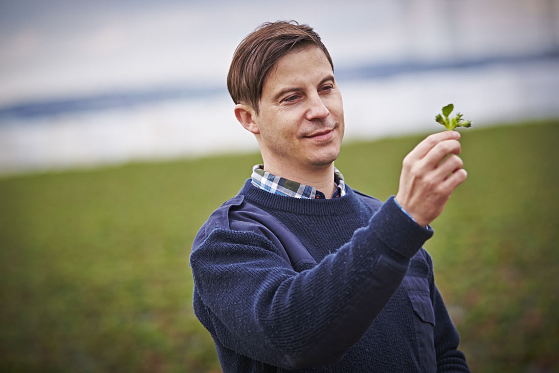 Rudi Schubert, Schubert-Fotografie, Studio für professionelle Werbefotografie, junges kreatives Team, Werbefotografie Münster, Werbefotografie Osnabrück, Werbefotografie, Porträt, Porträtfotografie, Imagefotografie, Landgard Erzeugerportraits, Landgard, Landgard, Landwirtschaft, Gemüseanbau, Gemüsefeld, Acker, Landwirt, Green Market