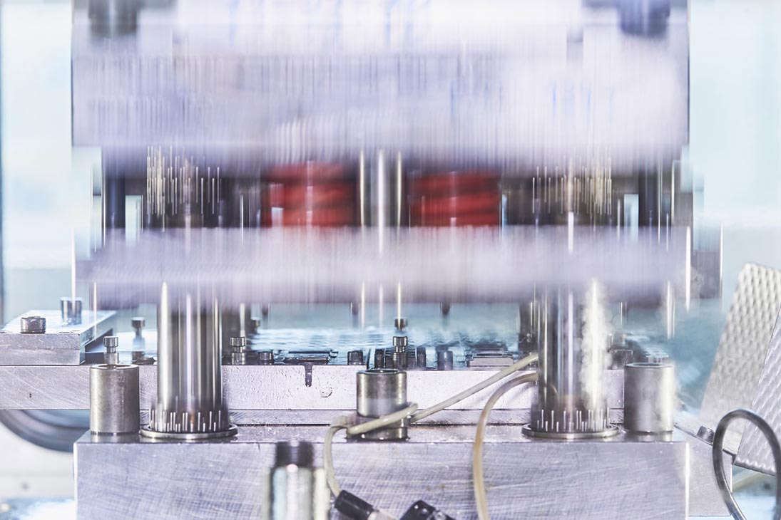 Rudi Schubert, Schubert-Fotografie, Studio für professionelle Werbefotografie, junges kreatives Team, Werbefotografie Münster, Werbefotografie Osnabrück, Werbefotografie, Industriefotografie, Strautmann Hydraulik, Maschinenbau, Fabrik, Fabrikarbeiter