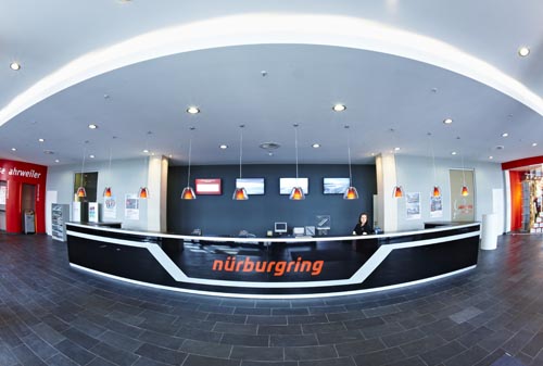 Rudi Schubert, Schubert-Fotografie, Studio für professionelle Werbefotografie, junges kreatives Team, Werbefotografie Münster, Werbefotografie Osnabrück, Werbefotografie, Interieurfotografie, Architekturfotografie, Welcome Center Nürburgring, Nürburgring, Empfangsräume, Info-Center, info°center