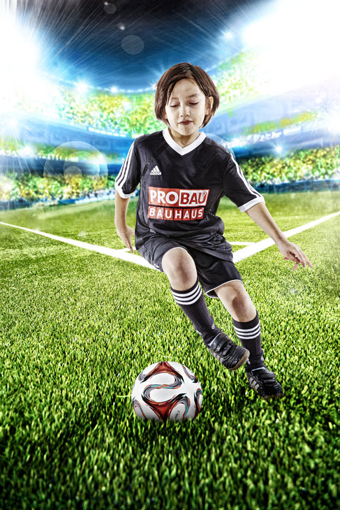 Rudi Schubert, Schubert-Fotografie, Studio für professionelle Werbefotografie, junges kreatives Team, Werbefotografie Münster, Werbefotografie Osnabrück, Werbefotografie, Kinderfotografie, Studiofotografie, Probau Trikoaktion, Trikotaktion, Bauhaus, Fußball, Trikots, Fußballtrikots