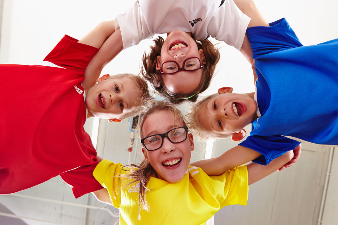 Rudi Schubert, Schubert-Fotografie, Studio für professionelle Werbefotografie, junges kreatives Team, Werbefotografie Münster, Werbefotografie Osnabrück, Werbefotografie, Kinderfotografie, Studiofotografie, Probau Trikoaktion, Trikotaktion, Bauhaus, Fußball, Trikots, Fußballtrikots