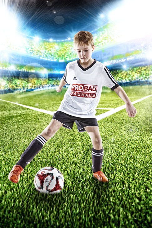 Rudi Schubert, Schubert-Fotografie, Studio für professionelle Werbefotografie, junges kreatives Team, Werbefotografie Münster, Werbefotografie Osnabrück, Werbefotografie, Kinderfotografie, Studiofotografie, Probau Trikoaktion, Trikotaktion, Bauhaus, Fußball, Trikots, Fußballtrikots