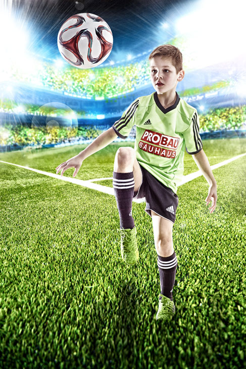 Rudi Schubert, Schubert-Fotografie, Studio für professionelle Werbefotografie, junges kreatives Team, Werbefotografie Münster, Werbefotografie Osnabrück, Werbefotografie, Kinderfotografie, Studiofotografie, Probau Trikoaktion, Trikotaktion, Bauhaus, Fußball, Trikots, Fußballtrikots