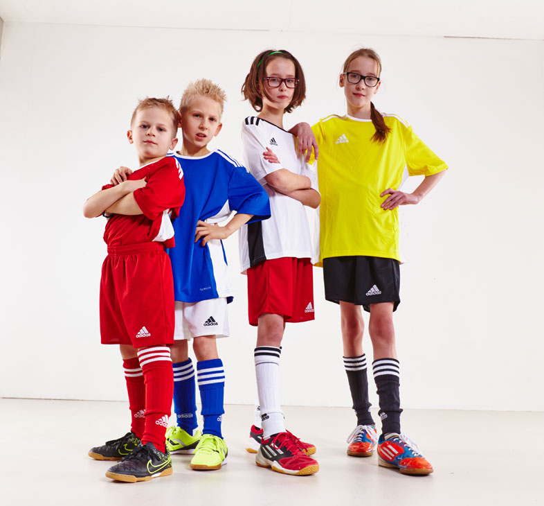 Rudi Schubert, Schubert-Fotografie, Studio für professionelle Werbefotografie, junges kreatives Team, Werbefotografie Münster, Werbefotografie Osnabrück, Werbefotografie, Kinderfotografie, Studiofotografie, Probau Trikoaktion, Trikotaktion, Bauhaus, Fußball, Trikots, Fußballtrikots