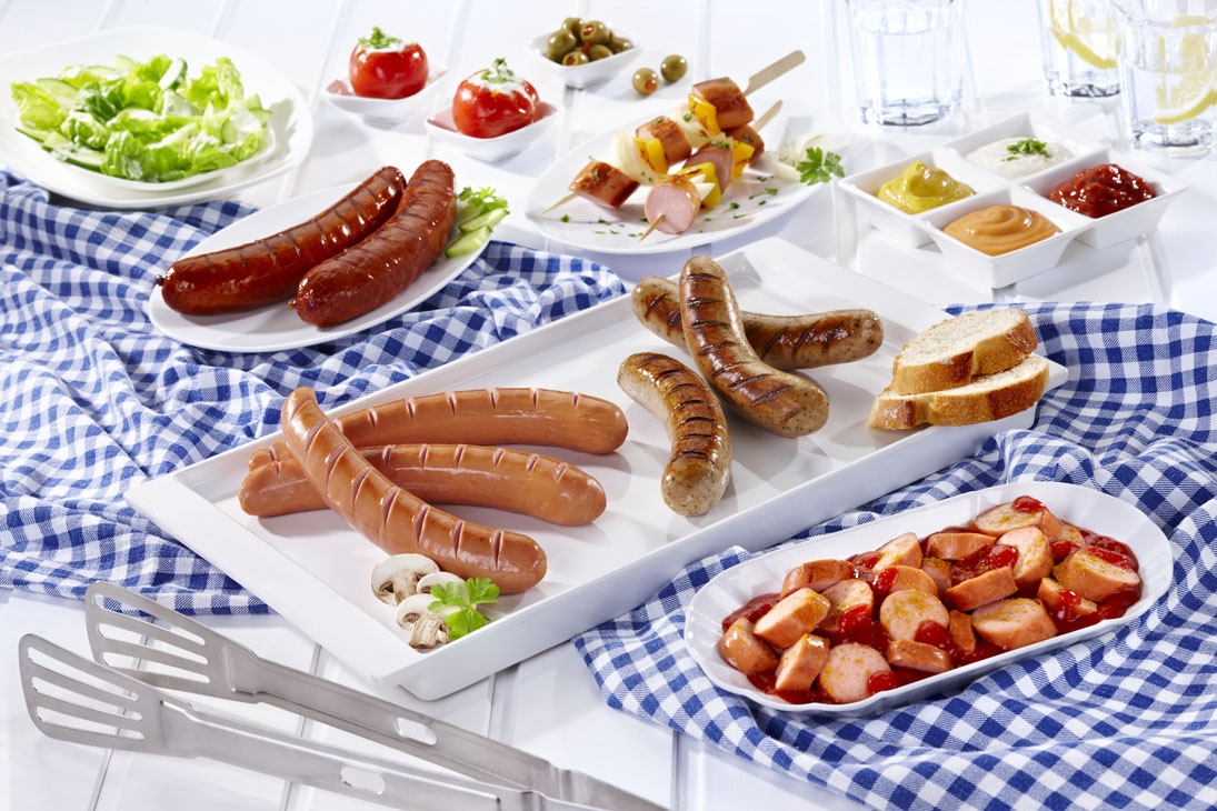 Rudi Schubert, Schubert-Fotografie, Studio für professionelle Werbefotografie, junges kreatives Team, Werbefotografie Münster, Werbefotografie Osnabrück, Werbefotografie,  Food-Fotografie, Stillleben, Produktfotografie, Reinert Grillsortiment, Fleischerei, Metzgerei, Grillfleisch, Bratwurst, Würstchen