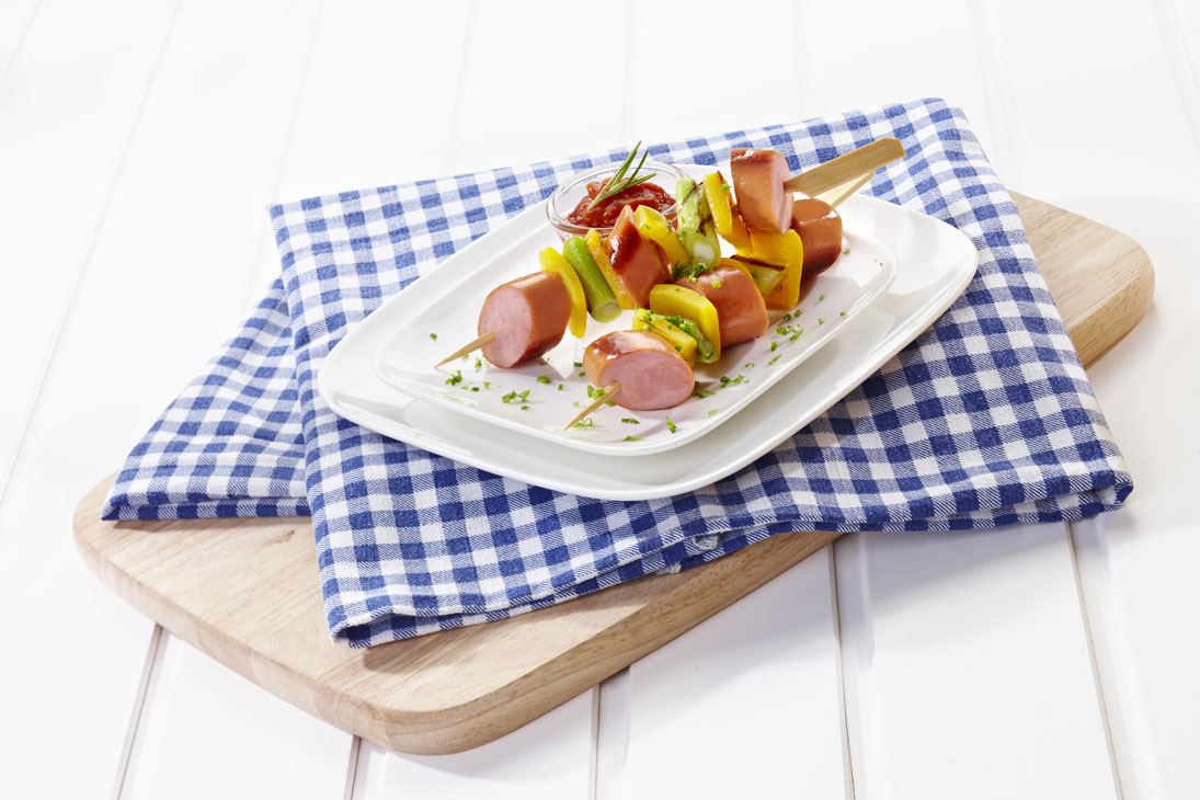 Rudi Schubert, Schubert-Fotografie, Studio für professionelle Werbefotografie, junges kreatives Team, Werbefotografie Münster, Werbefotografie Osnabrück, Werbefotografie,  Food-Fotografie, Stillleben, Produktfotografie, Reinert Grillsortiment, Fleischerei, Metzgerei, Grillfleisch, Bratwurst, Würstchen