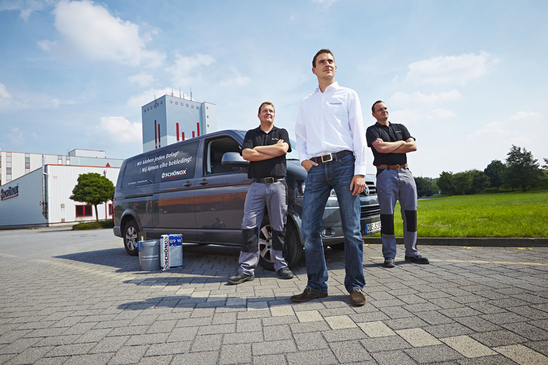 Rudi Schubert, Schubert-Fotografie, Studio für professionelle Werbefotografie, junges kreatives Team, Werbefotografie Münster, Werbefotografie Osnabrück, Werbefotografie, Recruiting, Mitarbeiterporträt, Schoenox, Mitarbeitershooting, Klebstoffe