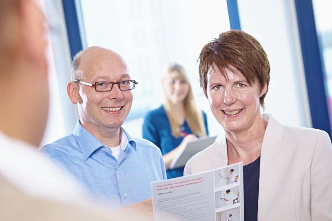 Rudi Schubert, Schubert-Fotografie, Studio für professionelle Werbefotografie, junges kreatives Team, Werbefotografie Münster, Werbefotografie Osnabrück, Werbefotografie, Recruiting, Mitarbeiterporträt, Schoenox, Mitarbeitershooting, Klebstoffe