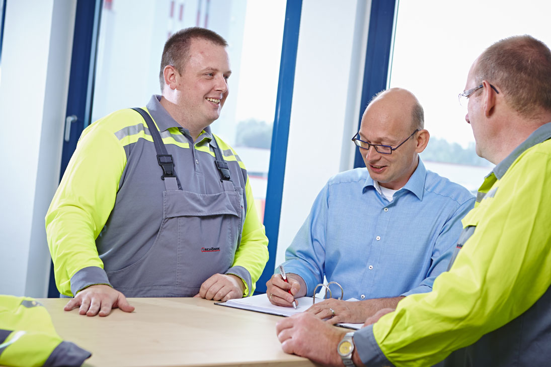 Rudi Schubert, Schubert-Fotografie, Studio für professionelle Werbefotografie, junges kreatives Team, Werbefotografie Münster, Werbefotografie Osnabrück, Werbefotografie, Recruiting, Mitarbeiterporträt, Schoenox, Mitarbeitershooting, Klebstoffe