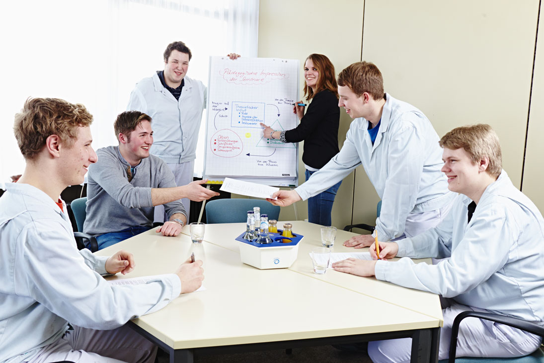 Rudi Schubert, Schubert-Fotografie, Studio für professionelle Werbefotografie, junges kreatives Team, Werbefotografie Münster, Werbefotografie Osnabrück, Werbefotografie, Recruiting, Mitarbeiterporträt, Stockmeyer Azubis, Westfälische Fleischwarenfabrik Stockmeyer, Fleischerei, Metzgerei, Fleischer, Fleischproduktion