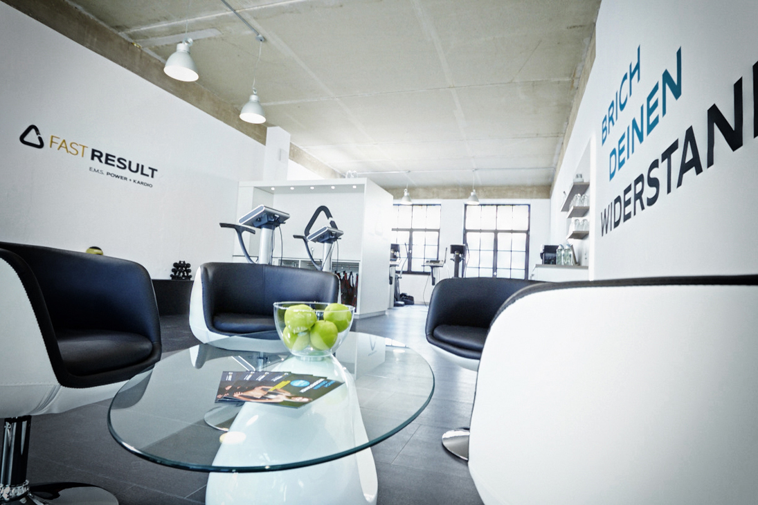 Rudi Schubert, Schubert-Fotografie, Studio für professionelle Werbefotografie, junges kreatives Team, Werbefotografie Münster, Werbefotografie Osnabrück, Werbefotografie, Porträtfotografie, Porträt, Modelfotografie, Imagefotografie, Fast Result