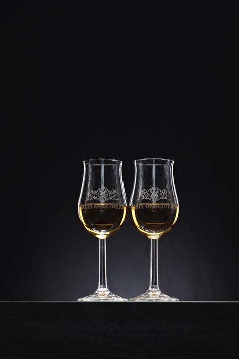 Rudi Schubert, Schubert-Fotografie, Studio für professionelle Werbefotografie, junges kreatives Team, Werbefotografie Münster, Werbefotografie Osnabrück, Werbefotografie, Stillleben, Still-Life, Produktfotografie, Objektfotografie, Malts of Scotland, Whisky, Scotch, Single Malt, Destille, Brennerei, Banff, Clynelish, Port Ellen, Whisky Bottle, Whiskyglas