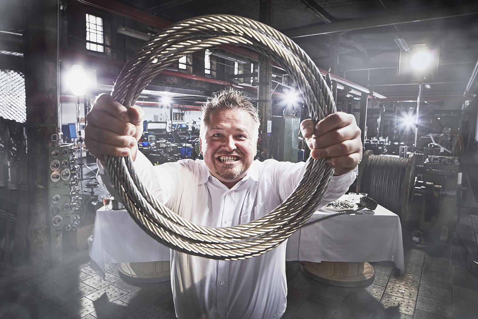 Rudi Schubert, Schubert-Fotografie, Studio für professionelle Werbefotografie, junges kreatives Team, Werbefotografie Münster, Werbefotografie Osnabrück, Werbefotografie, Industriefotografie, Tepe Drahtseilwerk, Stahlseil, Drahtseil, Metallverarbeitung, Stahlverarebeitung