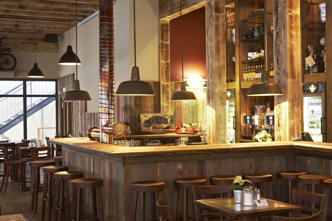 Rudi Schubert, Schubert-Fotografie, Studio für professionelle Werbefotografie, junges kreatives Team, Werbefotografie Münster, Werbefotografie Osnabrück, Werbefotografie, Interieurfotografie, Architekturfotografie, Thunderbar, Gastronomie, Bar, Kneipe, Restaurant