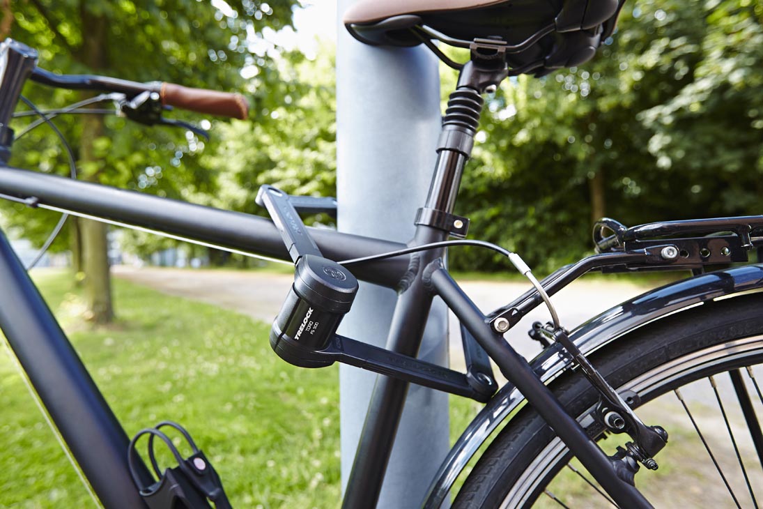 Rudi Schubert, Schubert-Fotografie, Studio für professionelle Werbefotografie, junges kreatives Team, Werbefotografie Münster, Werbefotografie Osnabrück, Werbefotografie, Stillleben, Still-Life, Produktfotografie, Objektfotografie, Trelock, Fahrradschloss, Fahrradzubehör, Fahrradsicherheit, Fahrradlicht, Bügelschloss, Gelenkschloss