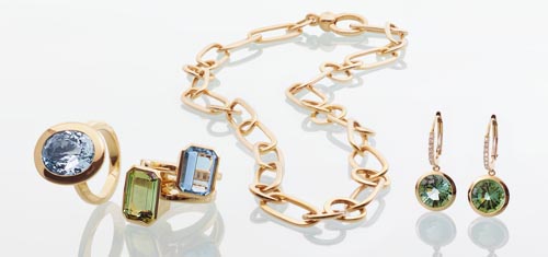 Rudi Schubert, Schubert-Fotografie, Studio für professionelle Werbefotografie, junges kreatives Team, Werbefotografie Münster, Werbefotografie Osnabrück, Werbefotografie, Stillleben, Still-Life, Produktfotografie, Objektfotografie, Juwelier Jasper, Schmuck, Halskette, Ring, Ohrring, Goldschmuck, Edelstein, Schmuckkollektion