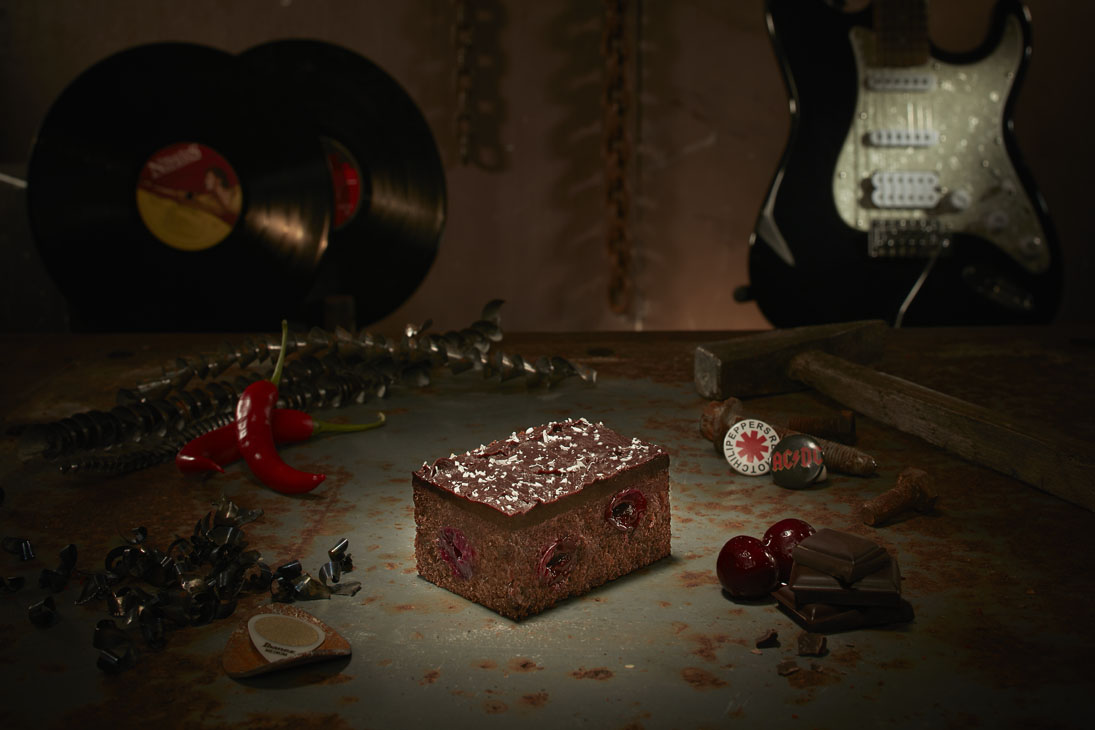 Rudi Schubert, Schubert-Fotografie, Studio für professionelle Werbefotografie, junges kreatives Team, Werbefotografie Münster, Werbefotografie Osnabrück, Werbefotografie,  Food-Fotografie, Stillleben, Imagefotografie, Produktfotografie, Uniferm Metal-Cake, Uniferm, Kuchenrezepte, Kuchen, Backwaren