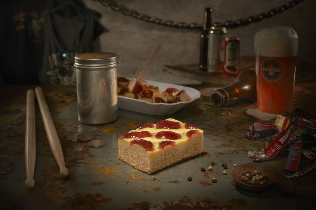 Rudi Schubert, Schubert-Fotografie, Studio für professionelle Werbefotografie, junges kreatives Team, Werbefotografie Münster, Werbefotografie Osnabrück, Werbefotografie,  Food-Fotografie, Stillleben, Imagefotografie, Produktfotografie, Uniferm Metal-Cake, Uniferm, Kuchenrezepte, Kuchen, Backwaren