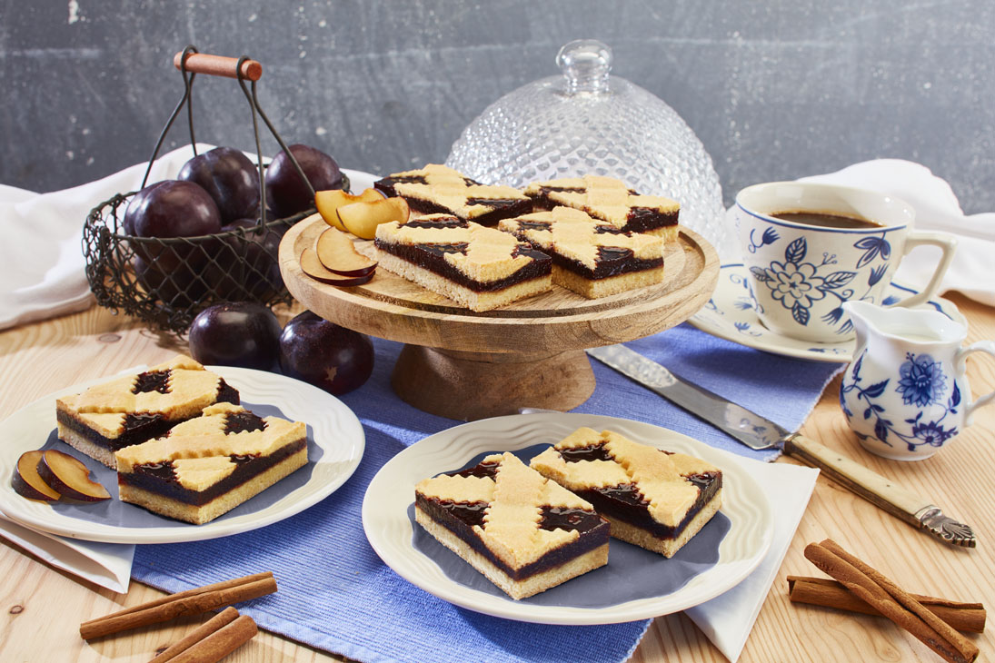 Rudi Schubert, Schubert-Fotografie, Studio für professionelle Werbefotografie, junges kreatives Team, Werbefotografie Münster, Werbefotografie Osnabrück, Werbefotografie,  Food-Fotografie, Stillleben, Uniferm, Backrezepte, Kuchen, Backwaren,  Torten, Brötchen, Brot