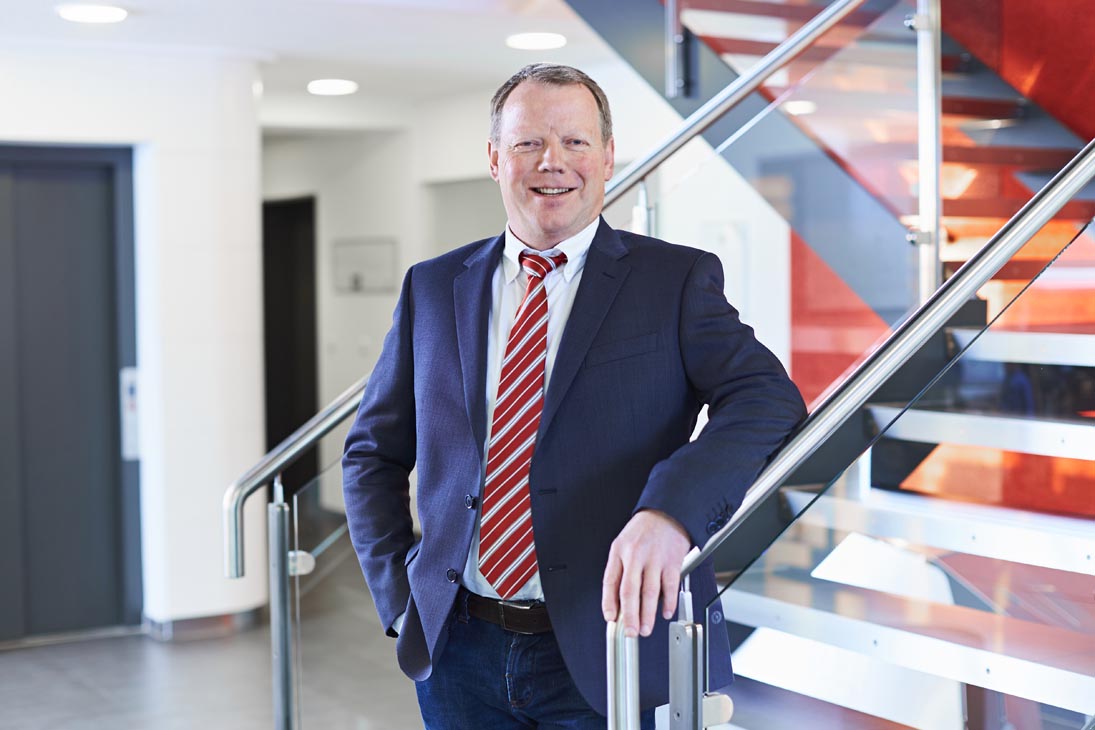 Rudi Schubert, Schubert-Fotografie, Studio für professionelle Werbefotografie, junges kreatives Team, Werbefotografie Münster, Werbefotografie Osnabrück, Werbefotografie, Industriefotografie, Strautmann Hydraulik, Maschinenbau, Fabrik, Fabrikarbeiter